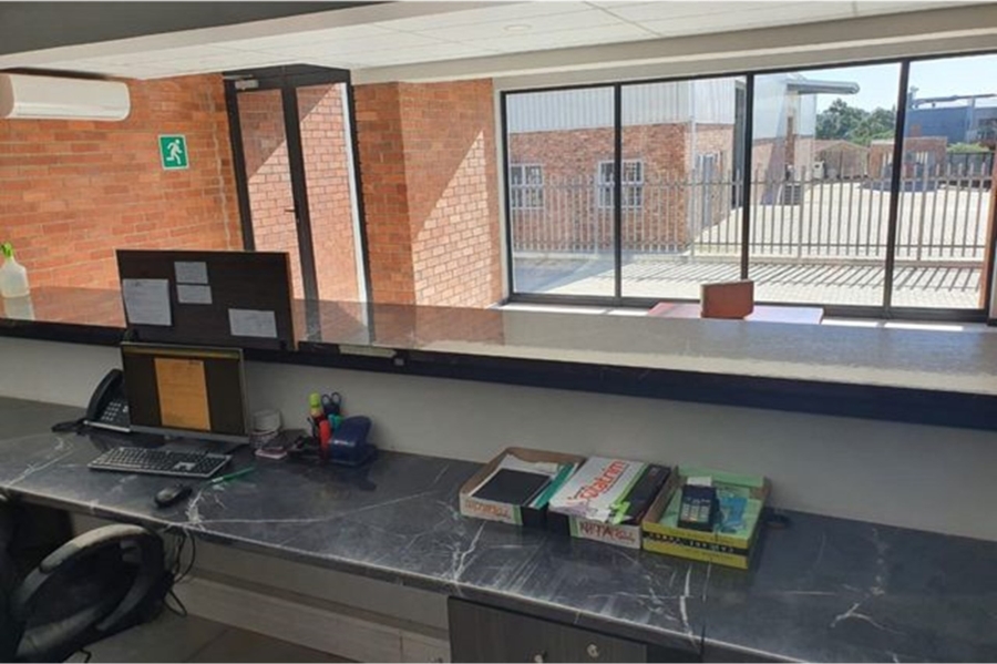 To Let commercial Property for Rent in Fairview Eastern Cape